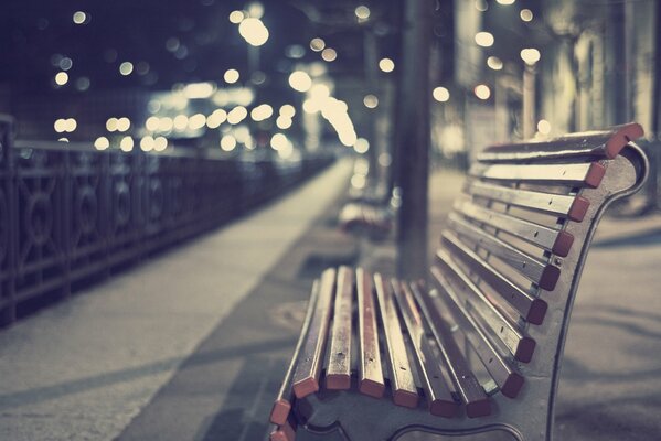 Sklepik na promenadzie w światłach