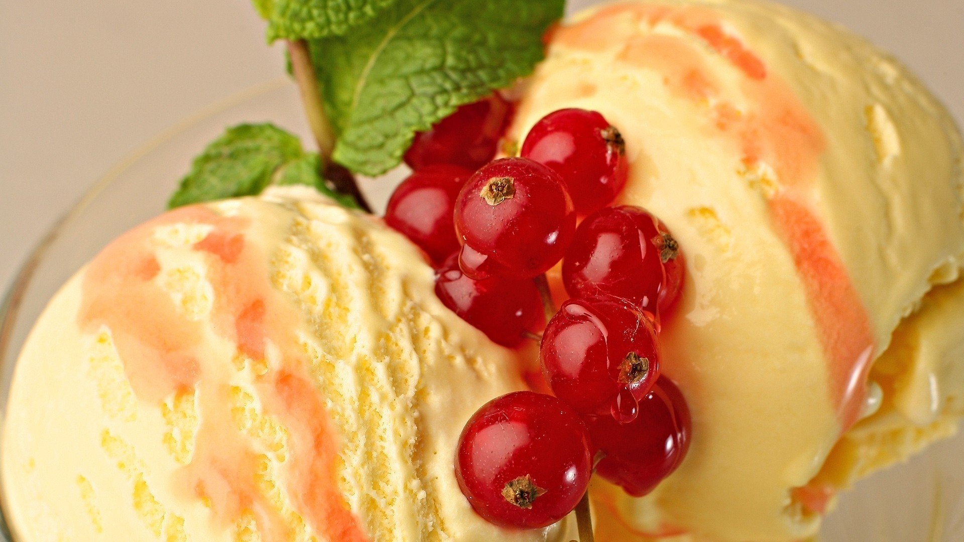 deser słodycze lody porzeczki kulki